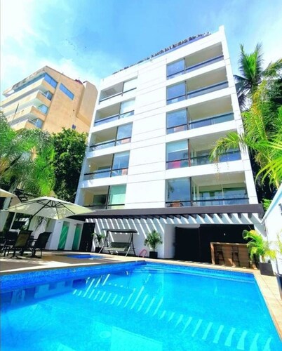 Apartment in Acapulco : Swimming Pool + Parking + A/C