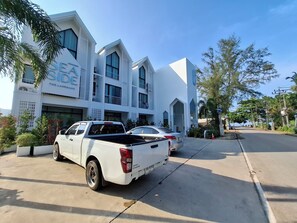 Exterior - Cozy Double Room Near the Beach (ตำบล อ่าวนาง)