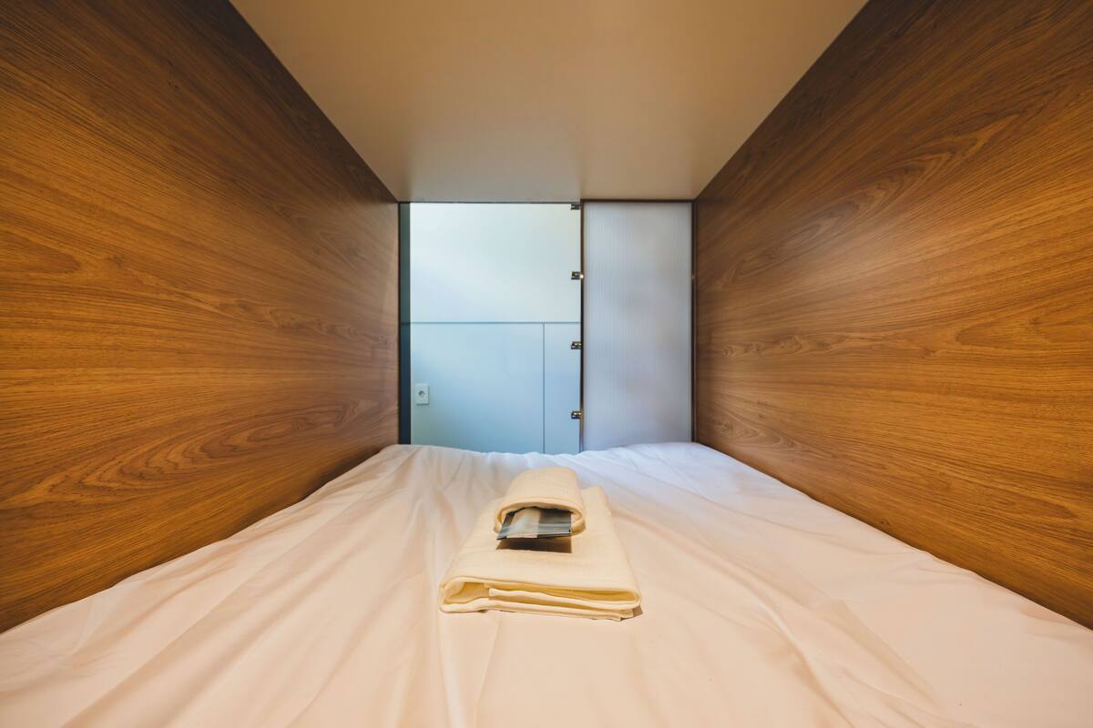 Shared Dormitory, Women only