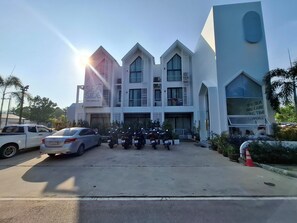 Exterior - Cozy Family Room with Terrace in Ao Nang (ตำบล อ่าว นาง)