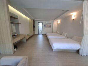 Room - Comfortable Family Room with Terrace in Ao Nang (ตำบล อ่าวนาง)