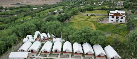 Deluxe Tent | Exterior