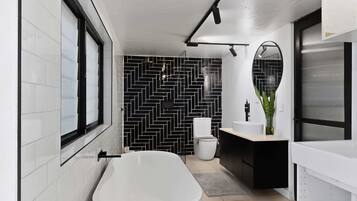 Shower, towels, shampoo