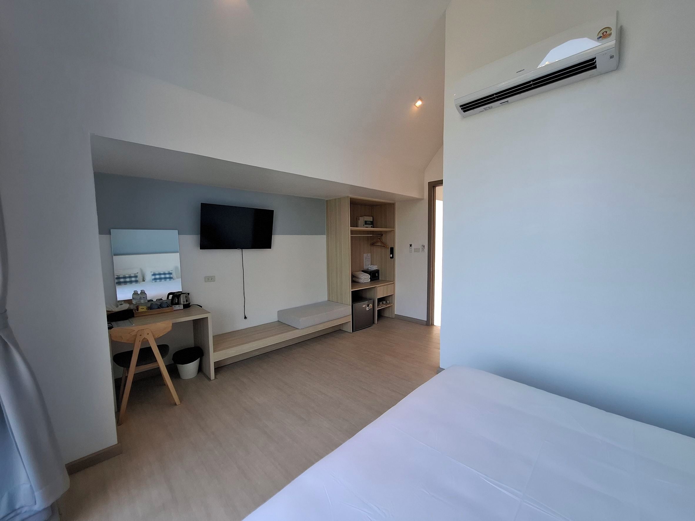 1 bedroom, internet, bed sheets