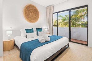 2 bedrooms, iron/ironing board, WiFi, bed sheets - Avenal Noosa Views, Pool, Walk to Hastings St (Noosa Region)