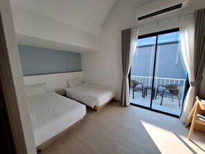 Room - Bright Twin Room with Private Balcony (ตำบล อ่าวนาง)