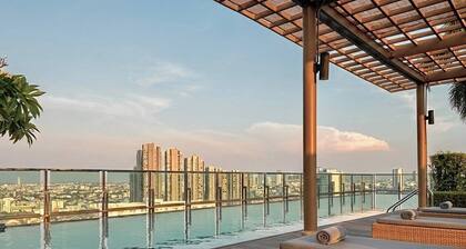 Modern Luxury Escape BTS Udom Suk 0m