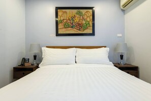 1 bedroom, iron/ironing board, Internet, bed sheets
