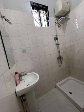 Shower, towels