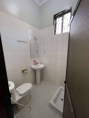 Shower, towels