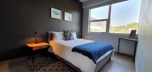 Room - 129 Comfortable 1-Bedroom Apartment (Sandton)