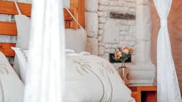 Quarto casal luxo, vista para a piscina