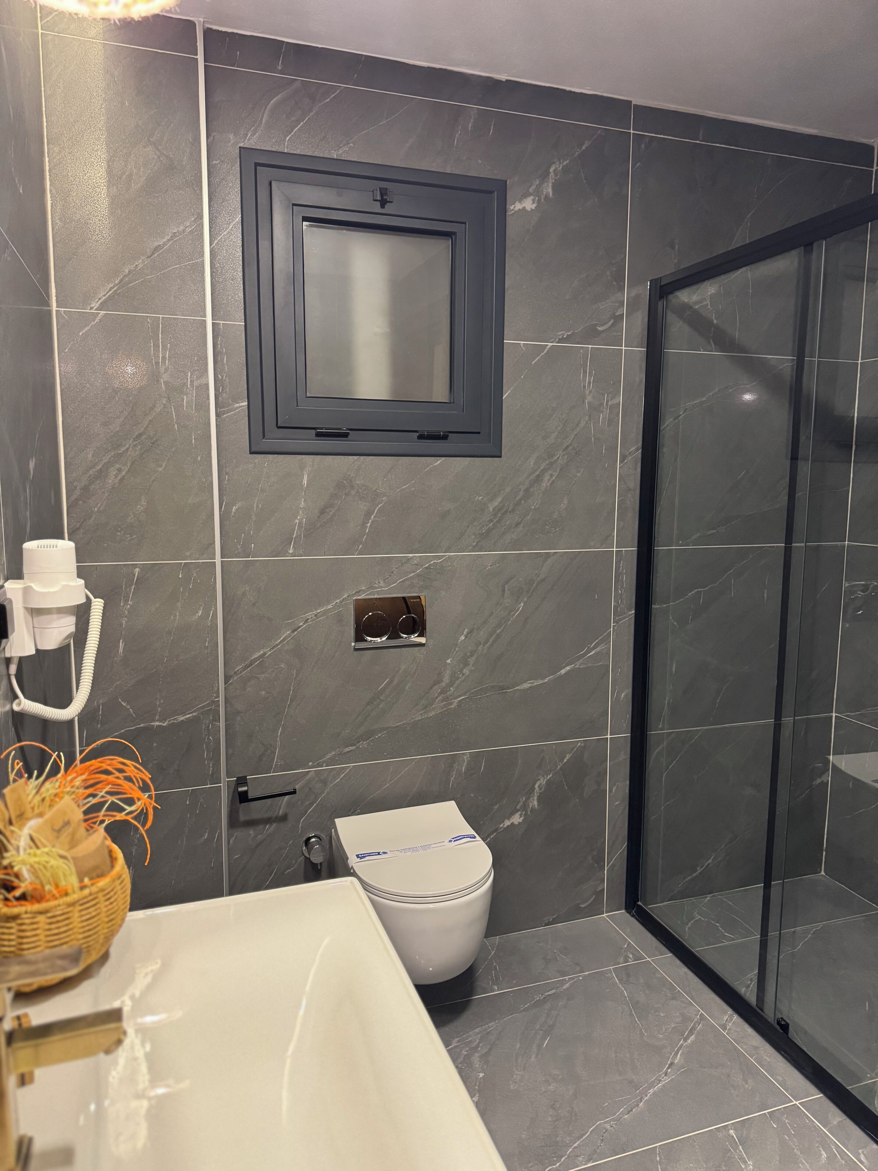 Quarto casal luxo, vista para a piscina | Banheiro