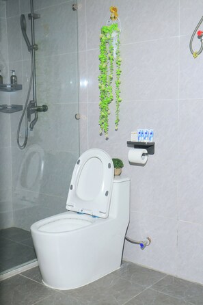 Bathroom - Luxury Apartments with Amazing Nairobi Park Views (Nairobi)