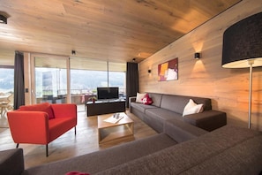 Living area - Alpine Stay, Sauna & Fireplace (Bramberg am Wildkogel)