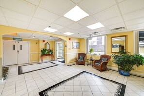 Lobby - 3 Studio Units in Ocean City: Near Beach, Walkable (Ocean City)
