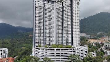 Studio | Bahagian luar