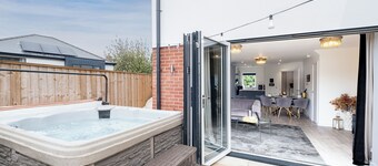 WhiskAwayStays Mystic Heights Luxury home