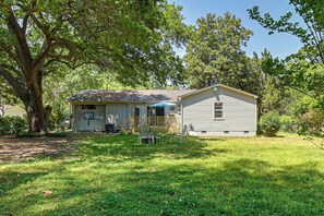 Exterior - 2 Mi to Myrtle Beach Boardwalk: Home w/ Yard! (Myrtle Beach)