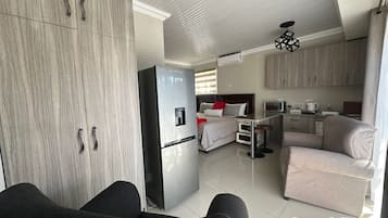 Deluxe Room | Living area