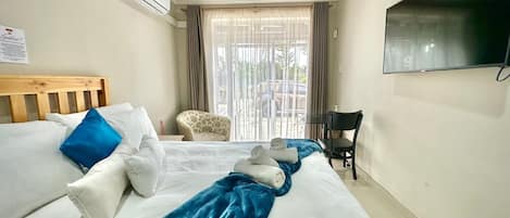 Classic Double Room | Blackout drapes, iron/ironing board, free WiFi