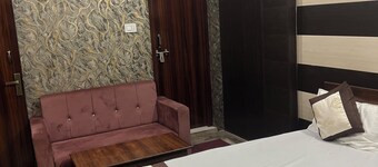 Hotel Maya Palace-- Chhibramau