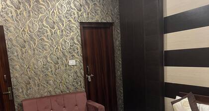 Hotel Maya Palace-- Chhibramau