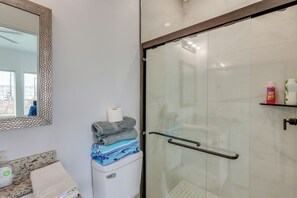 Towels - Walkable & Modern! South Padre Studio By Beach (South Padre Island)