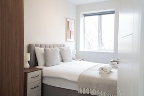 1 bedroom, WiFi, bed sheets - Church House by Guestz (Filton)