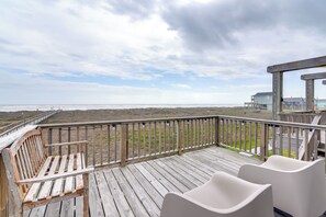 Property grounds - 2 Oceanfront Homes w/ Surfside Beach Access! (Surfside Beach)