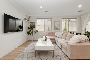 Living area - 3BR Comfortable Home (Edgewater)