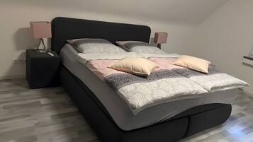 3 bedrooms, WiFi, bed sheets