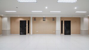 Unclassified image, 3 of 42, button - Stylish DBL Suite Escape W/ Free WiFi and Parking (Pekanbaru)