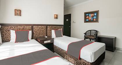 Stylish DBL Suite Escape W/ Free WiFi and Parking