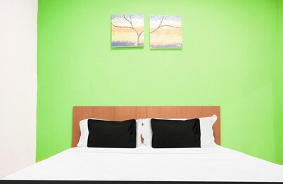Luxury Deluxe DBL Retreat W/ Free WiFi and Parking