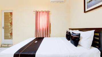 1 bedroom, free WiFi, bed sheets