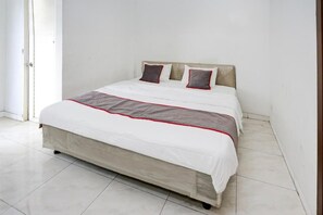 Bedroom - Luxury Deluxe DBL Retreat W/ Free WiFi and Parking (Tangerang)