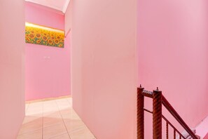 Interior - Cozy Double Escape W/ Free WiFi and Parking (Yogyakarta)