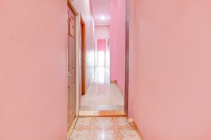 Interior - Cozy Double Escape W/ Free WiFi and Parking (Yogyakarta)