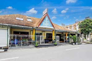 Exterior - Luxury Deluxe DBL Retreat W/ Free WiFi and Parking (Yogyakarta)