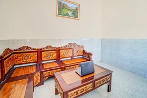 Entrance / Reception