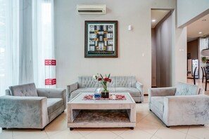 Floor plan - Family Luxury Suite with Free WiFi and Parking (Padang)