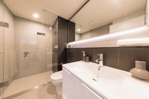 Apartment, 1 Bedroom, Balcony | Bathroom - Kingstreet Residences (Bowen Hills)