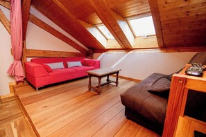 Living area - Apartment in Comtoise farmhouse Children's playground and equipment (Les Hôpitaux-Vieux)