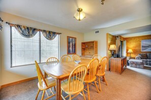 Dining - Resort Perks & Mtn Views: Seven Springs Condo (Champion)