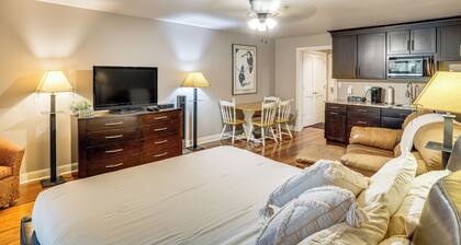Walkable Lake Escape! Elkhart Lake Condo