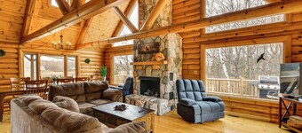 Group Fun on Tittabawassee River! Large Log Cabin