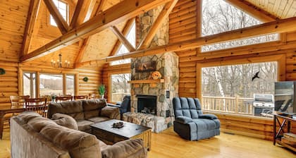 Group Fun on Tittabawassee River! Large Log Cabin