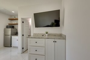 Interior - 3 Blocks to Gulf! Modern Beach Base in South Padre (South Padre Island)
