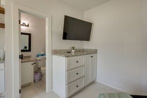 Towels - 3 Blocks to Gulf! Modern Beach Base in South Padre (South Padre Island)